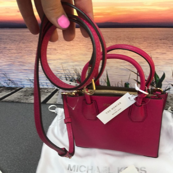 Michael Kors MD Messenger Leather Ultra Pink - Picture 7 of 8